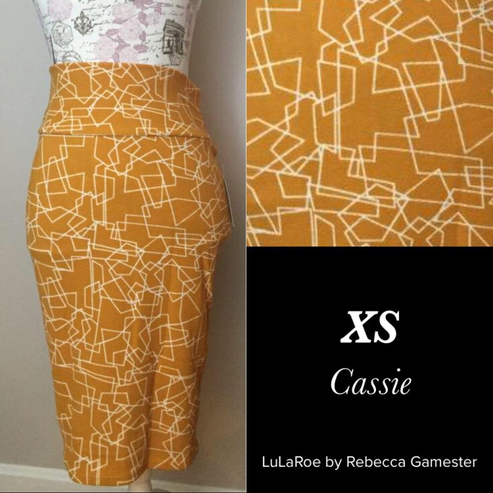 Cassie pencil skirt size small (0-2)